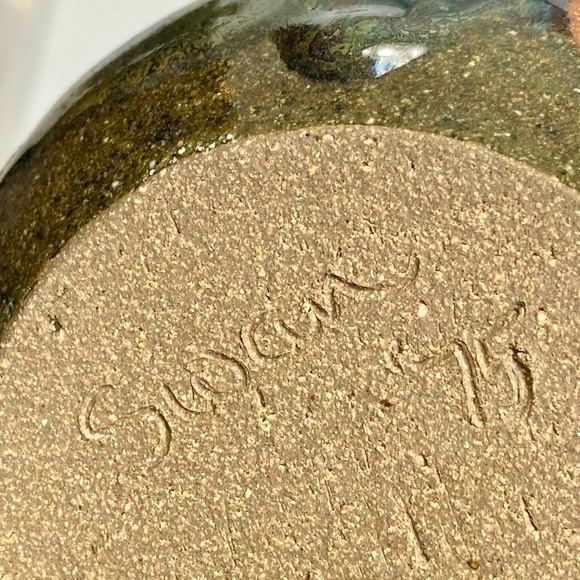 Studio Art Pottery Earthenware Creamer and Sugar Drip Glaze Signed Swan 1975 - Picture 10 of 10